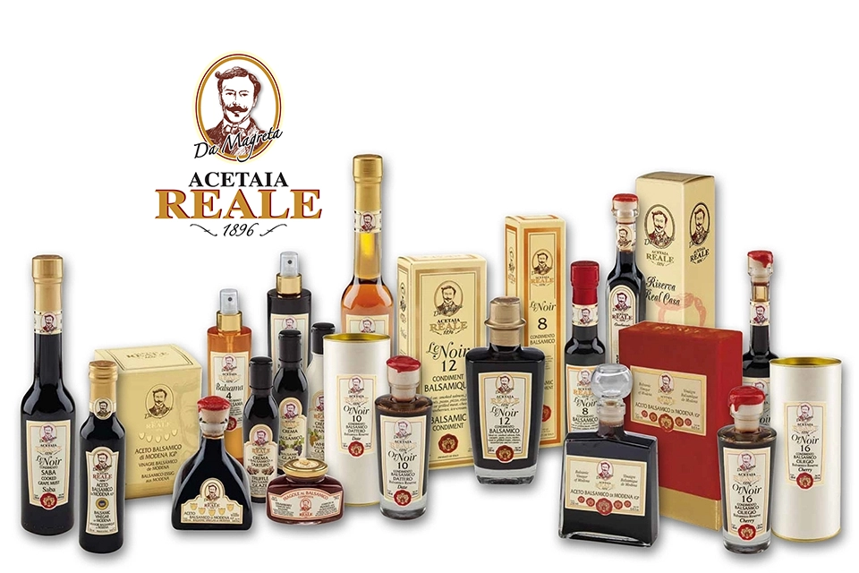 Logo Acetaia Reale sur une gamme de vinaigres balsamiques