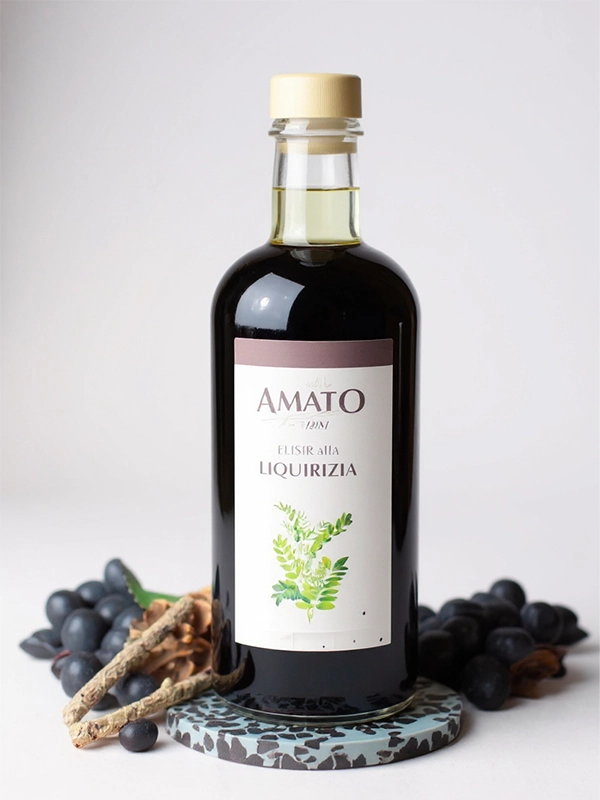 Liqueur de réglisse 25 degrés Distilleria Amato 70 cl en bouteille, spécialité italienne.